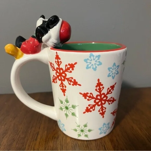 Mickey Mouse Christmas mug with figurine on the handle. - Picture 2 of 8